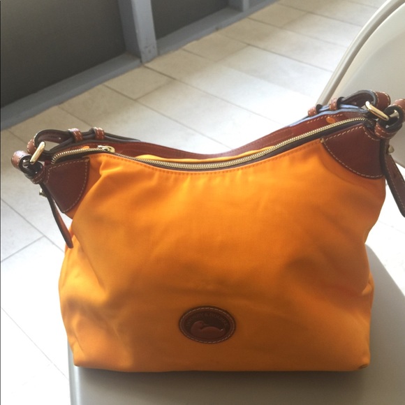 Dooney & Bourke hobo style bag - Picture 1 of 3
